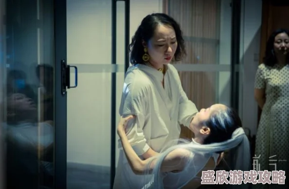 女子初尝黑人第一次这是一次跨文化的体验与尝试